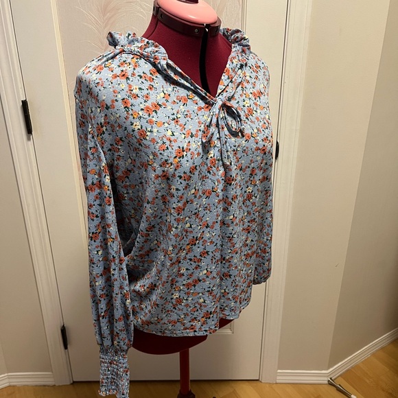 Baby Blue Floral Melloday Blouse - Picture 3 of 5
